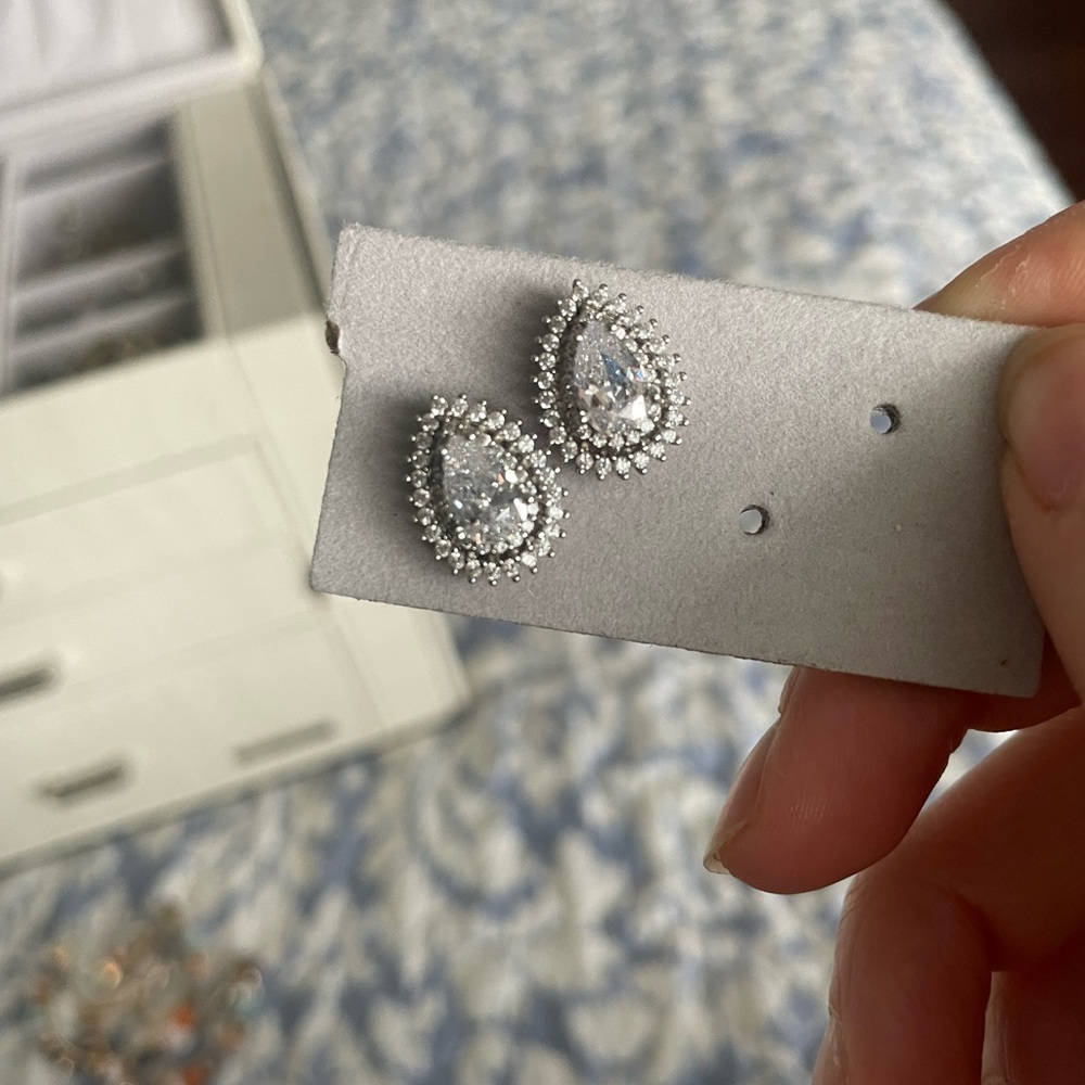 QZ studs - Picture 2 of 2